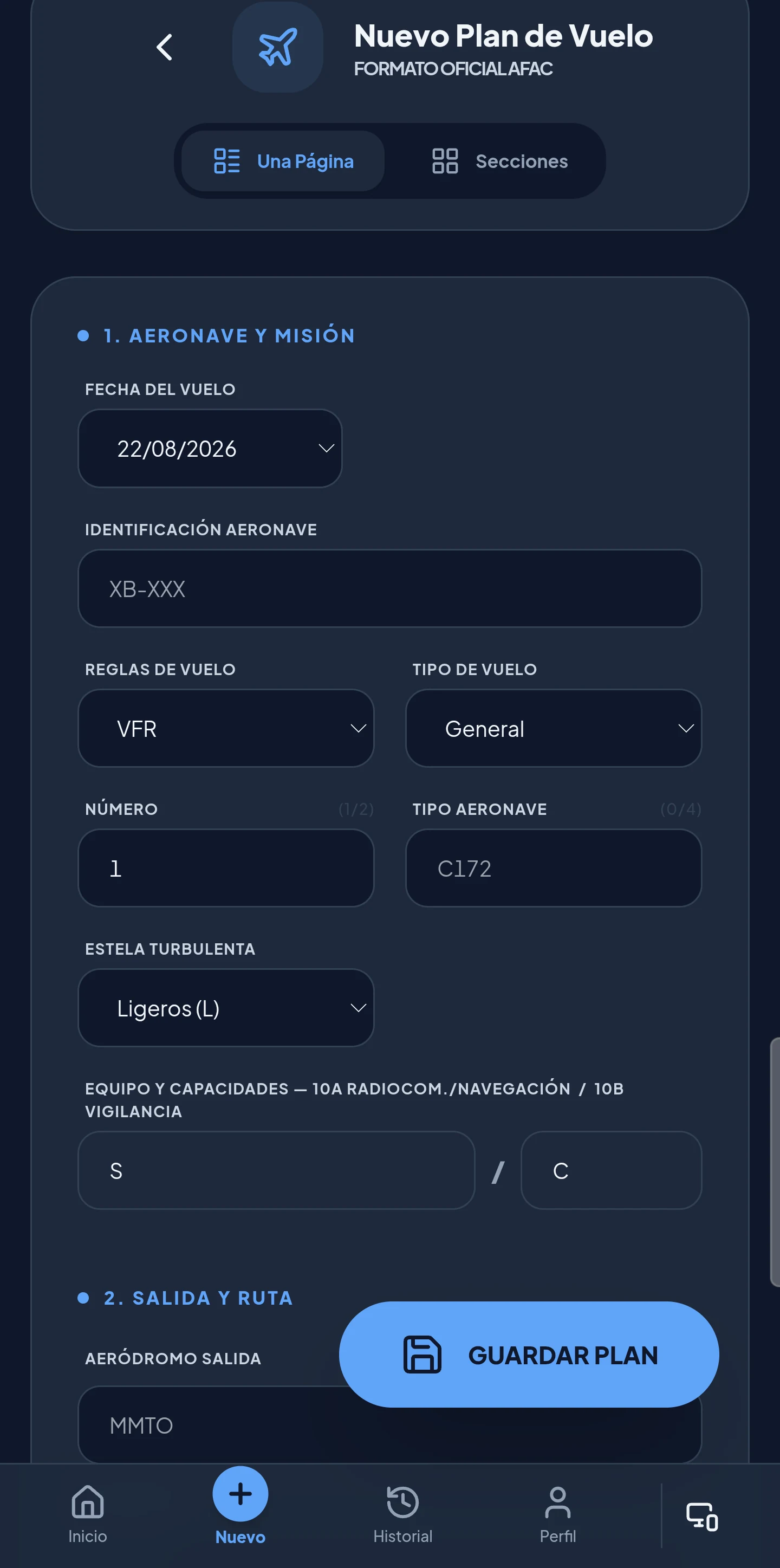 Formulario de nuevo plan de vuelo de FPL Fácil mostrando la sección Aeronave y misión, con los campos de fecha, identificación, reglas de vuelo VFR, tipo de aeronave y estela turbulenta.