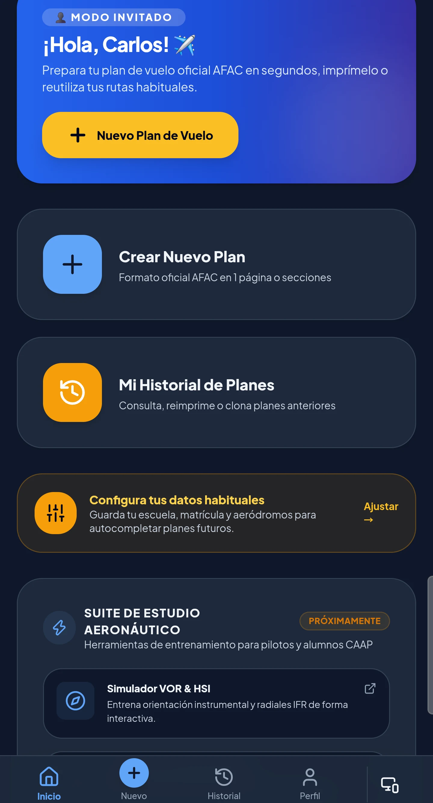 Pantalla de inicio de FPL Fácil con el saludo al piloto, el botón Nuevo Plan de Vuelo y los accesos a Mi Historial de Planes y a la configuración de datos habituales.
